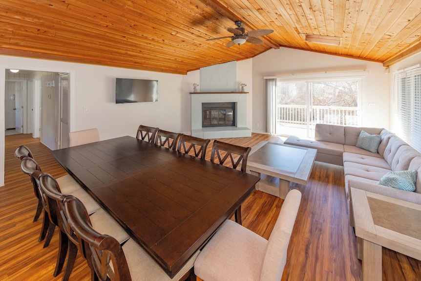 Reel Paradise - 6 Bedroom Pool Home With Dock - Virginia Beach, VA