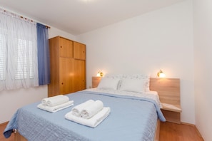 1 bedroom, iron/ironing board, free WiFi, bed sheets