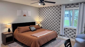 3 bedrooms, desk, free WiFi, bed sheets