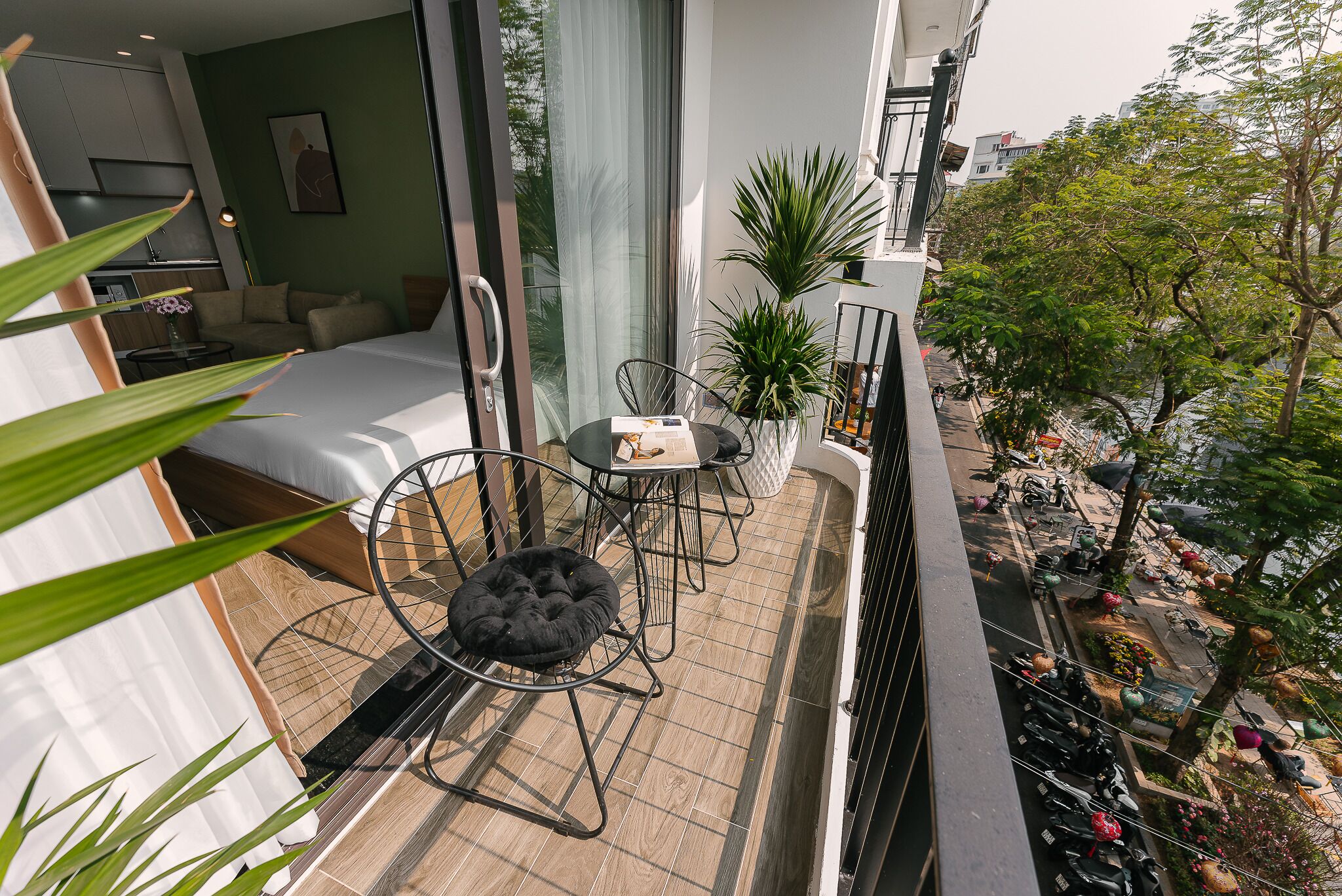 Premium Room, Balcony, Partial Lake View | Balcony
