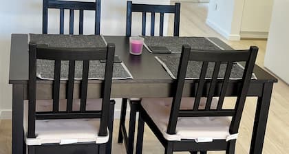 Double Storey, brand new house, cosy, clean, convenient with shops nearby