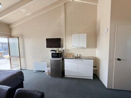 双人房或双床房 | 办公桌、免费 WiFi