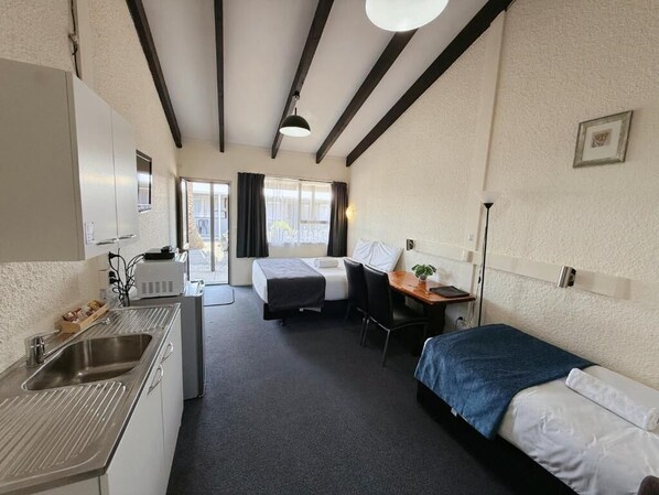 Double or Twin Room | Desk, free WiFi - Cortez Motel (Whakatane)