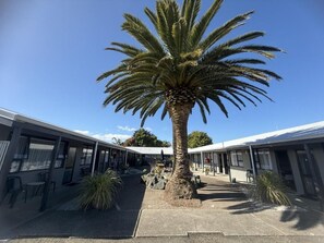 Terrace/patio - Cortez Motel (Whakatane)