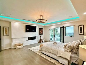 House (4 Bedrooms) | 4 bedrooms, iron/ironing board, bed sheets - @ Marbella Lane - Enchanted Garden & Pool Hideaway (Pasadena)