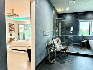 Casa (4 Bedrooms) | Banheiro | Secador de cabelo, toalhas de banho, sabonete, shampoo