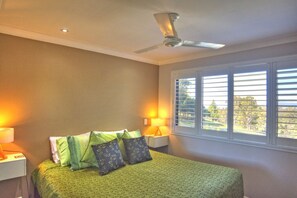 2 bedrooms, bed sheets - Two-Bedroom Cabin at The View - Villa (Ocean View)