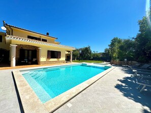 Pool - " Villa with Pool Deluxe " (Jerzu)