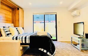 1 chambre, fer et planche à repasser, Wi-Fi gratuit, draps fournis