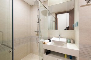 Apartment, 2 Bedrooms, City View | Bathroom | Rainfall showerhead, free toiletries, hair dryer, bathrobes