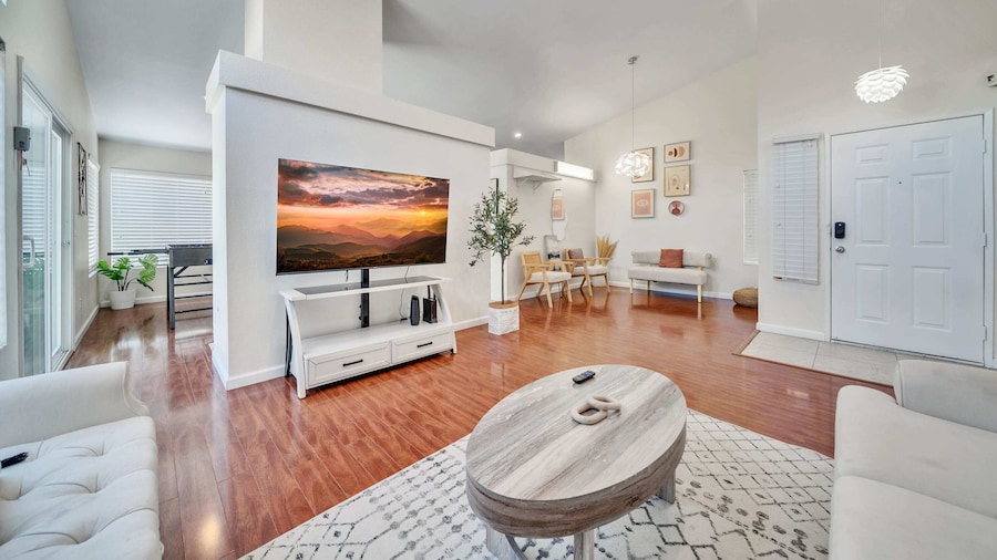 @marbella Lane - 4BR Lavish Castle Retreat