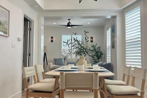 House (4 Bedrooms) | In-room dining