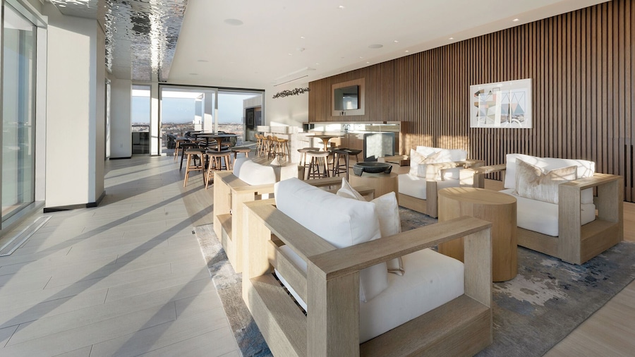 Landing at Bridge District