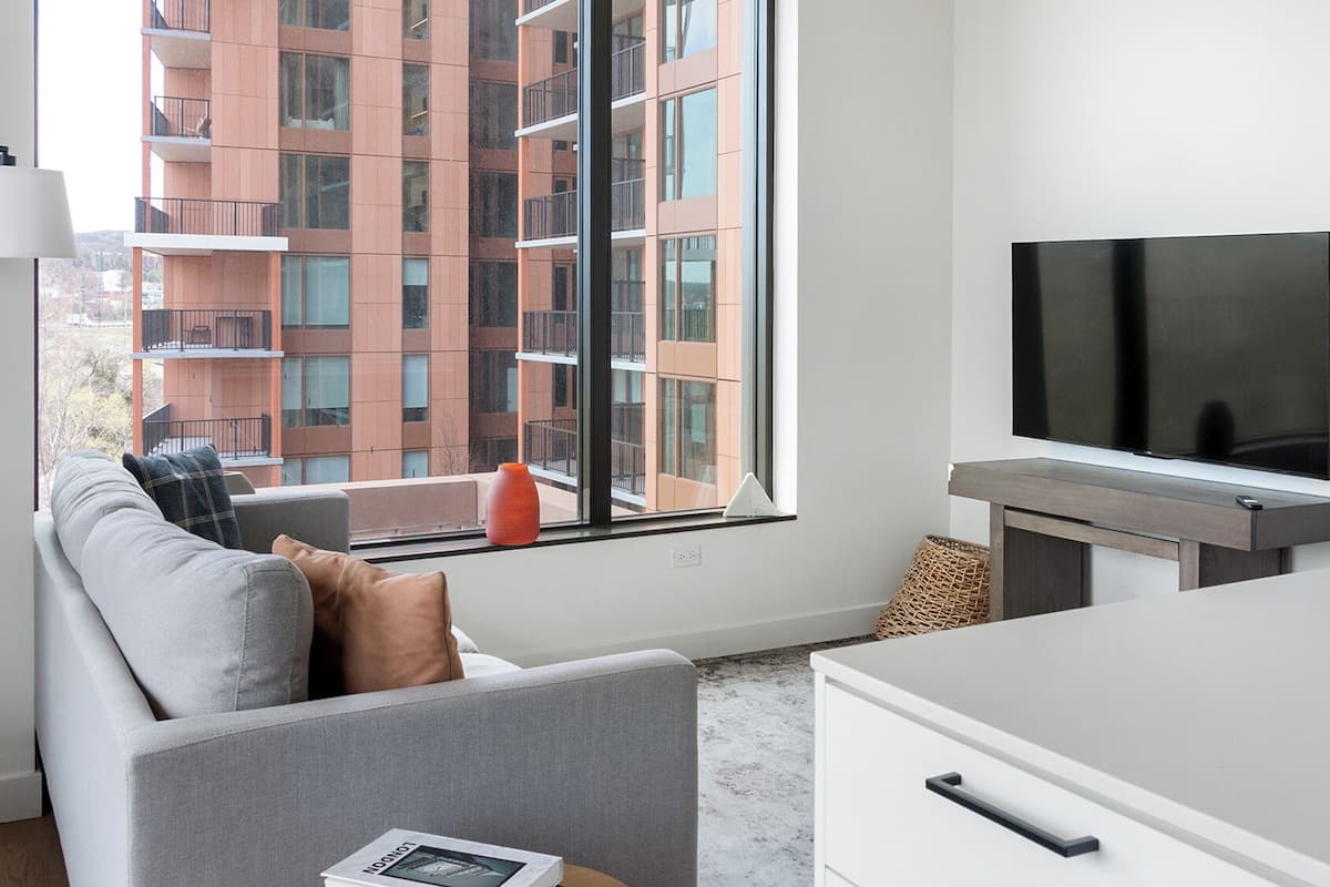 Appartement, 1 slaapkamer | Woonruimte | Een 40-inch televisie met digitale zenders