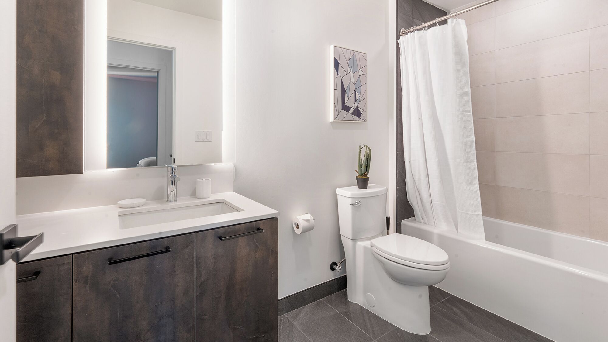 Apartamento standard (1 Bedroom) | Banheiro | Produtos de toalete grátis, secador de cabelo, toalhas de banho 