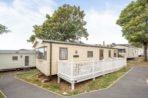 Exterior - 3 Bed-Sleeps 8-Pet Friendly-Parking-Sea View (Exmouth)