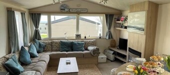 3 Bed-Sleeps 8-Pet Friendly-Parking-Sea View