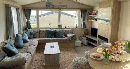 3 Bed-Sleeps 8-Pet Friendly-Parking-Sea View