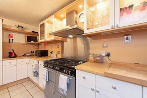 Private kitchen - 3bedroom Sleeps8 Parking FamilyFriendly NearExcel (London)