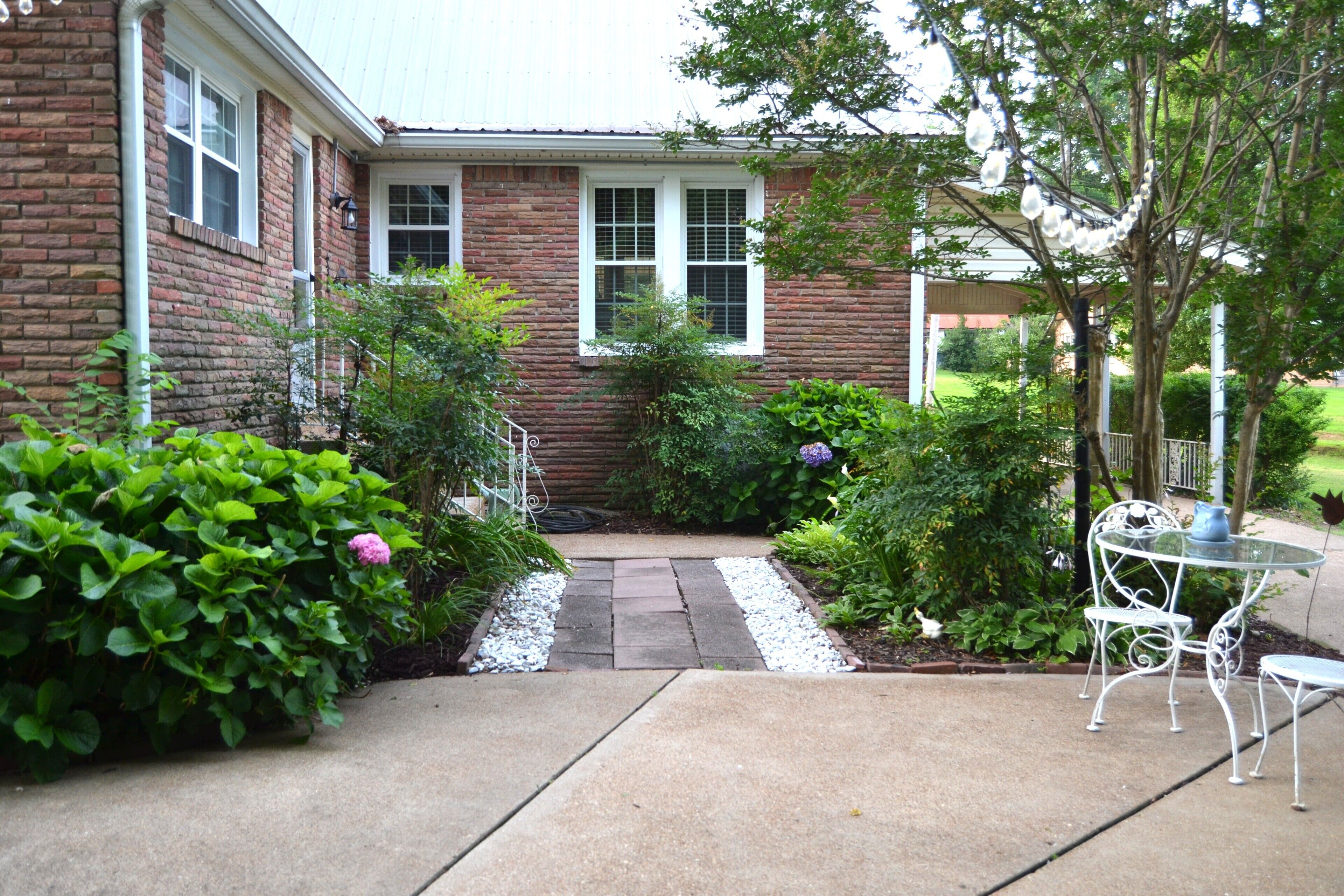 屋外ダイニングエリア