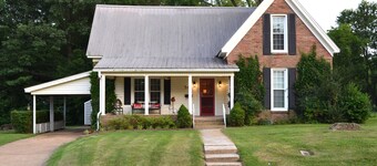Charming townhouse, sleeps eight.