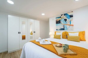 2 soverom, strykejern/-brett, reiseseng for barn og wi-fi (inkludert)