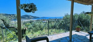 Luxury Villa, 1 Bedroom | Premium bedding, blackout drapes, iron/ironing board, free WiFi - SkyFrame Apartments (Skiathos)