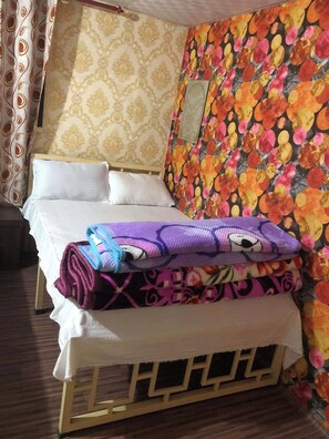 Basic Single Room, City View | Free WiFi