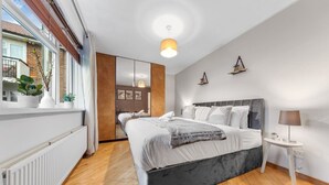 Unclassified image, 5 of 21, button - Spacious Putney Flat | Sleep 6 (Greater London)