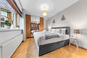 3 slaapkamers, een strijkplank/strijkijzer, wifi, beddengoed