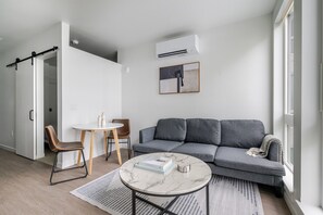 Fernseher, Stereoanlage