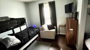 3 Schlafzimmer, Reisekinderbett, kostenloses WLAN, BettwÀsche