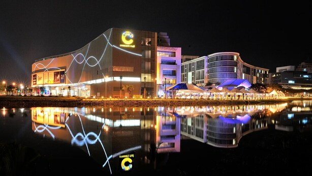 Shopping mall