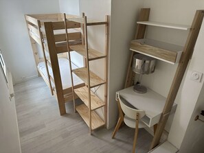 2 bedrooms, free WiFi