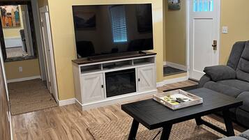 Smart-tv en een open haard