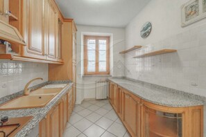 Kühlschrank, Ofen, Geschirrspüler