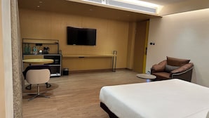 Club Double Room - 37th Crescent Navi Mumbai (Navi Mumbai)