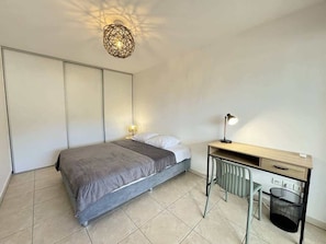1 bedroom, iron/ironing board, free WiFi, bed sheets