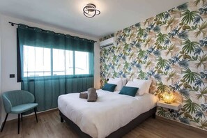 4 bedrooms, iron/ironing board, free WiFi, bed sheets