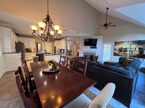 TV connectée, cheminée