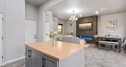 Serene Retreat w/ Pool & Spa