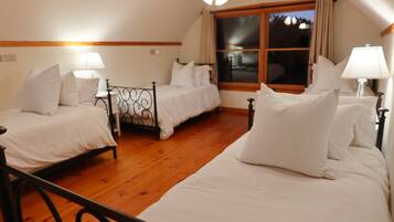 1 chambre, fer et planche Ă repasser, Wi-Fi, draps fournis