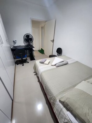 1 chambre, fer et planche à repasser, Wi-Fi, draps fournis
