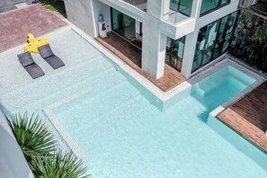 Kolam renang terbuka