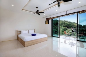 Deluxe Condo, 1 King Bed, Balcony, Mountain View | 1 bedroom, free WiFi - Tropical View Apartment Viva Patong A601 (Patong)