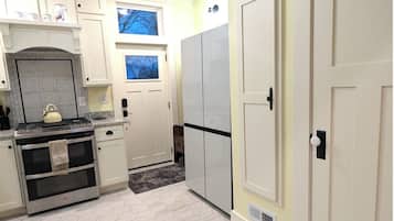 Micro-ondes, four, plaque de cuisson, lave-vaisselle