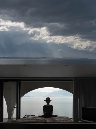 Dali Shijiushan Cliff Seavilla