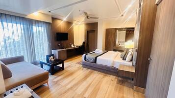 Family Studio Suite, City View | Iron/ironing board, free WiFi