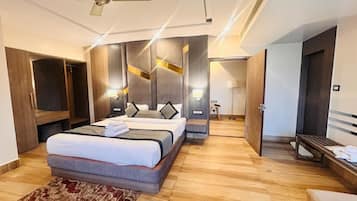 Studio Suite dành cho gia đình, quang cảnh thành phố | Bàn ủi/dụng cụ ủi quần áo, truy cập Internet không dây miễn phí