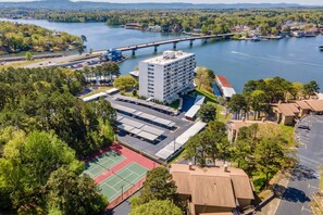 Exterior - Seasons Greetings Sale (Hot Springs)